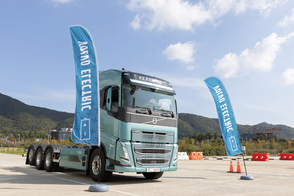 볼보트럭은 이번 세미나에 참가한 소방산업 관계자들에게 아시아태평양 지역 최초로 한국에서 공개된 볼보 FH 전기트럭을 소개했다. - 볼보바이킹뉴스 -